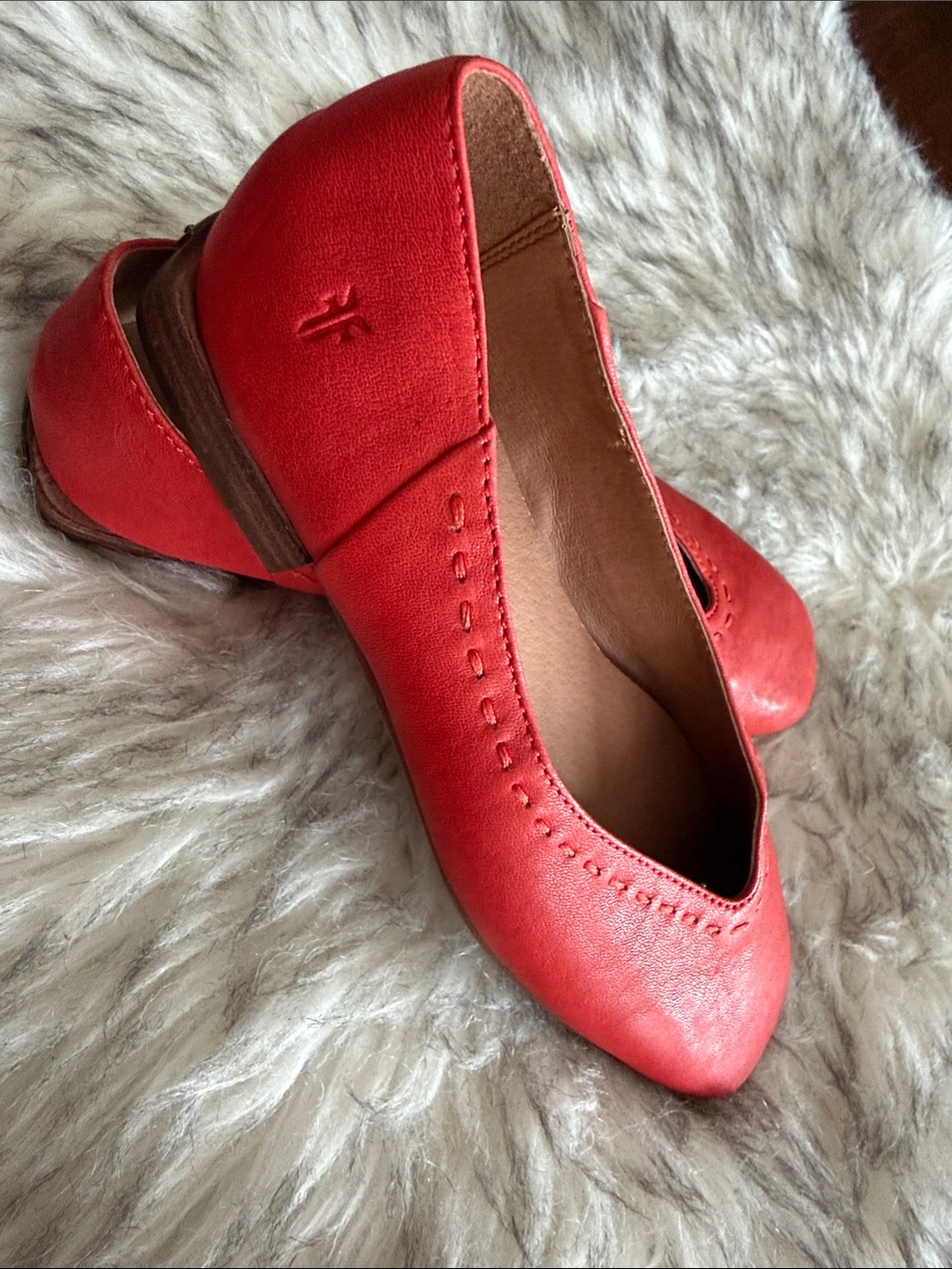 NEW FRYE Claire Red Women's Slip-On Flats - Elegant Everyday Comfort - Picture 7 of 8
